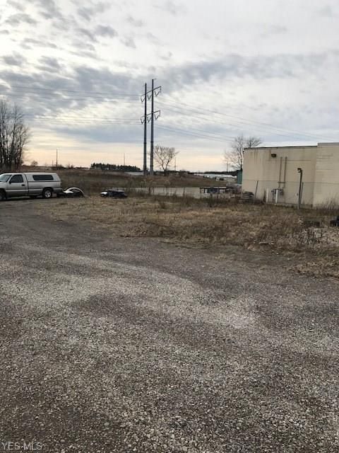 York Alpha: 9621 York Alpha Dr, North Royalton, OH 44133
